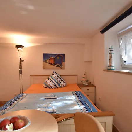 In Nahe Ostseestrand * Boltenhagen (Ostseebad)